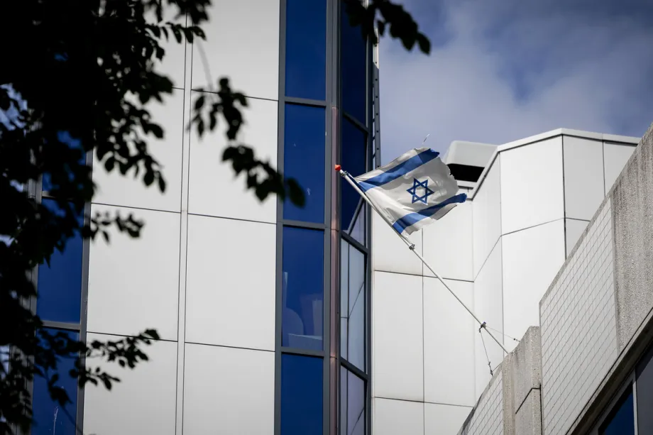 Egyptian Activist Seals Dutch Embassy Doors Again in Bold Stand for Gaza
