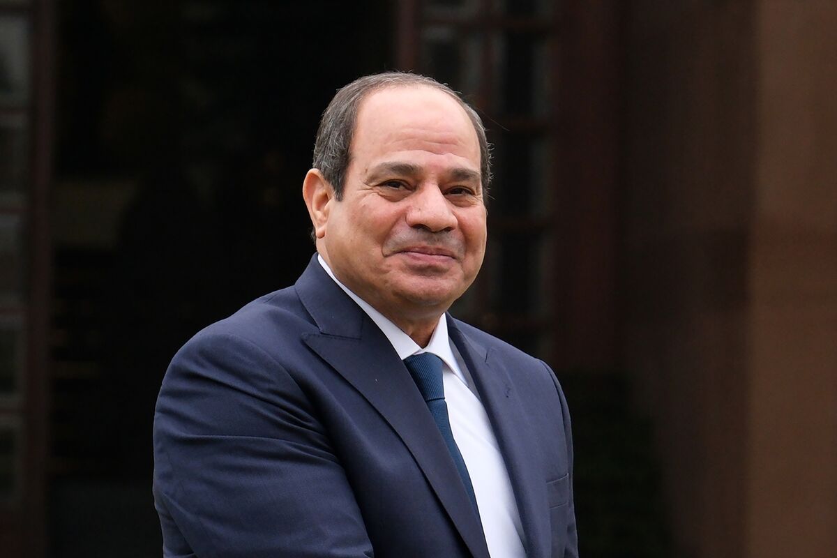 El-Sisi, Central Bank Governor Confer on Egypt’s Economic Stability