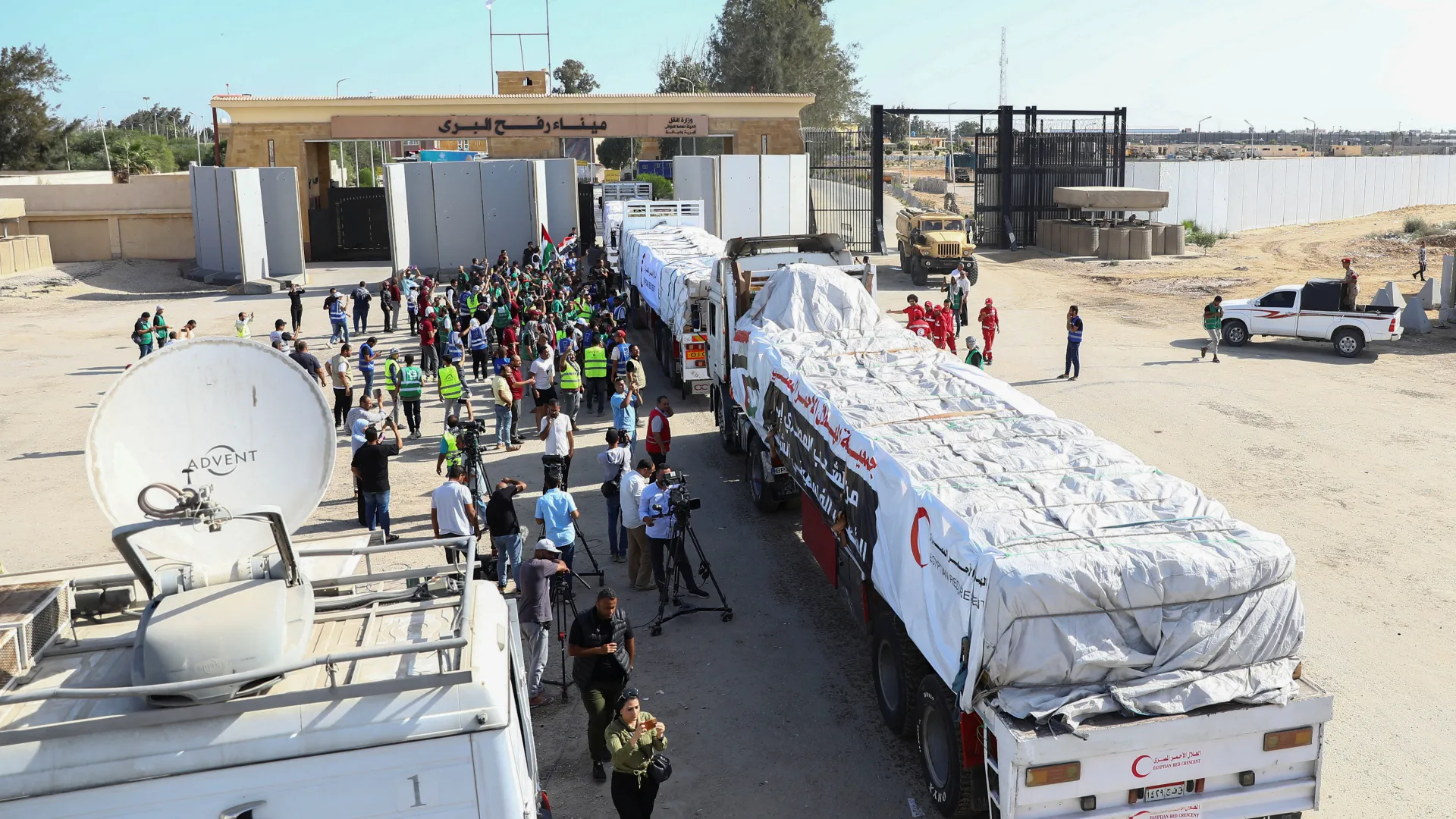 Defying Delays, Egypt Dispatches 9th Humanitarian Convoy to Gaza